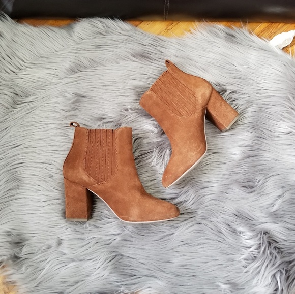 Steve Madden Shoes - Steve Madden "Gasto" Boots size 6